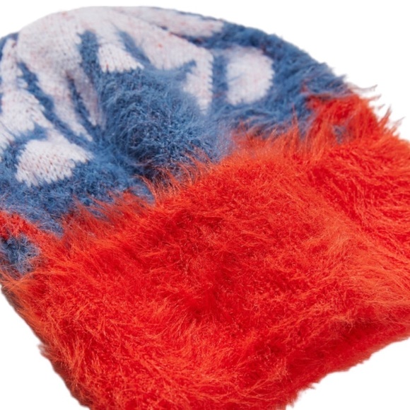 New with tags Urban Outfitters Beanie - Picture 3 of 6